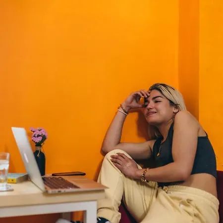 بيت شباب Fiesta Siesta Social