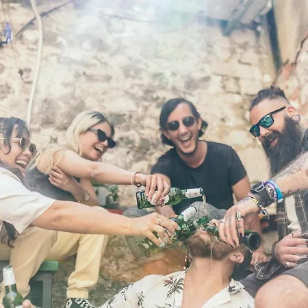 بيت شباب Fiesta Siesta Social *