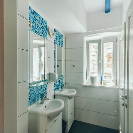 Fiesta Siesta Social * Split