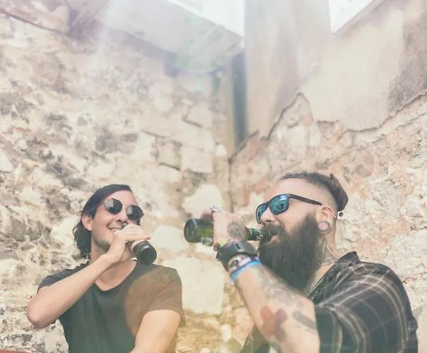 Ostello Fiesta Siesta Social